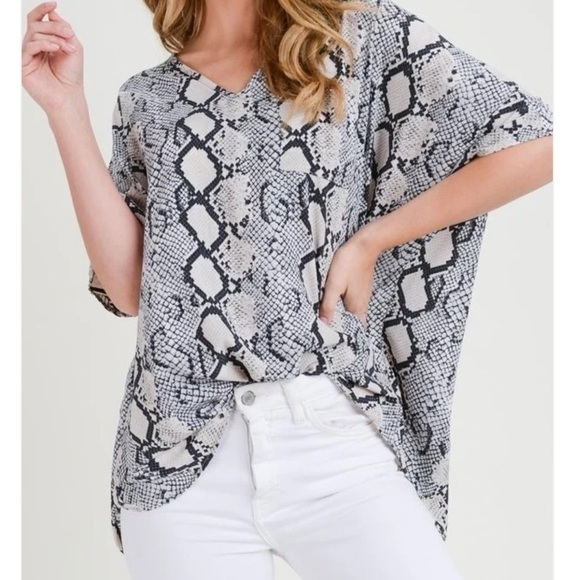 JODIFL snake print boxy oversized short sleeves lightweight top blouse Sz M - Picture 1 of 5